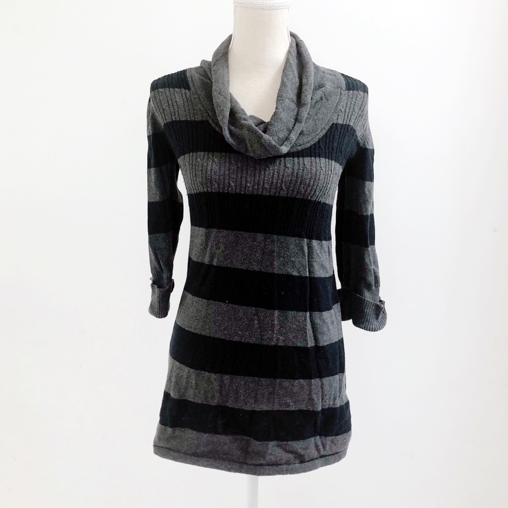 🤰🏻 Grey and Black Maternity Sweater